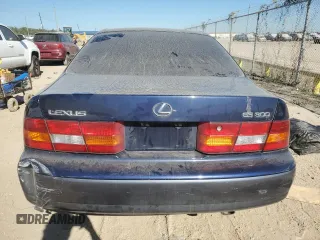 1997 Lexus ES 300 Luxury Sport Sdn with VIN JT8BF22G0V0048360, listed as a Copart auction lot 77594284 with 104,072 mi miles and Salvage Title. Bid and sale history available at carsss.com. Image 6.