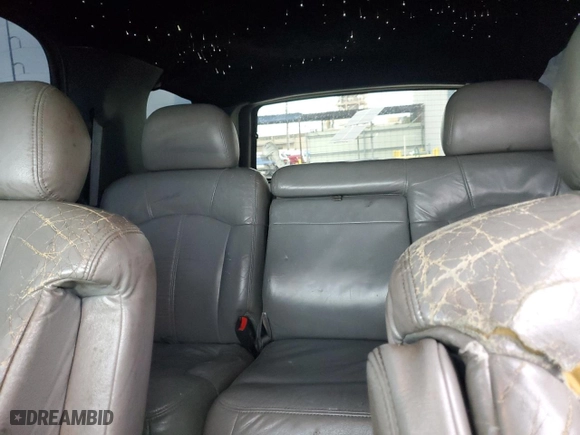 2001 Chevrolet Tahoe LT with VIN 1GNEC13T21R156926, listed as a Copart auction lot 43191715 with 284,182 mi miles and Salvage Title. Bid and sale history available at carsss.com. Image 10.