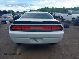 2012 Dodge Challenger R/T z VIN 2C3CDYBT2CH155385, wystawiony jako IAAI lot #42210312 z przebiegiem 111 892 mil mil oraz . Historia ofert i sprzedaży dostępna na DreamBid. Obrazek 16.