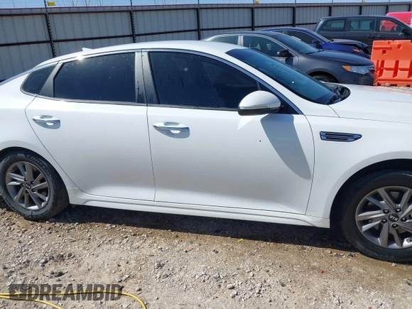 2020 Kia Optima LX with VIN 5XXGT4L34LG394642, listed as a IAAI auction lot 41850853 with 90,379 mi miles. Bid and sale history available at carsss.com. Image 13.