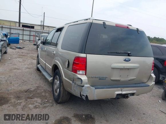 2006 Ford Expedition z VIN 1FMPU19506LA98375, wystawiony jako IAAI lot #41886127 z przebiegiem 251 121 mil mil oraz . Historia ofert i sprzedaży dostępna na DreamBid. Obrazek 3.