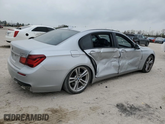 2013 BMW 7 Series 750Li z VIN WBAYE8C56DD133044, wystawiony jako Copart lot #49092615 z przebiegiem 169 699 mil mil oraz Szkoda całkowita • Salvage title. Historia ofert i sprzedaży dostępna na DreamBid. Obrazek 3.