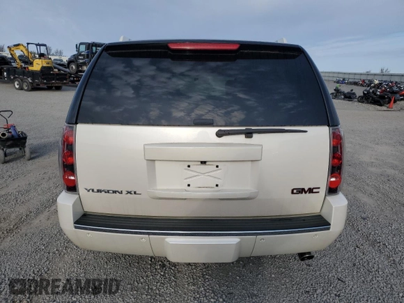 2013 GMC Yukon XL Denali with VIN 1GKS2MEF7DR184916, listed as a Copart auction lot 52392445 with 83,072 mi miles and Salvage Title. Bid and sale history available at DreamBid. Image 6.