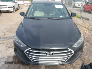 2017 Hyundai Elantra SE z VIN 5NPD84LFXHH191863, wystawiony jako IAAI lot #42272222 z przebiegiem 88 796 mil mil oraz . Historia ofert i sprzedaży dostępna na DreamBid. Obrazek 12.