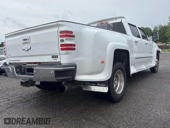 2015 Chevrolet Silverado 1500 with VIN 1GC4C0C81FF538934, listed as a Copart auction lot 55468595 with 185,884 mi miles and Clean Title. Bid and sale history available at DreamBid. Image 4.