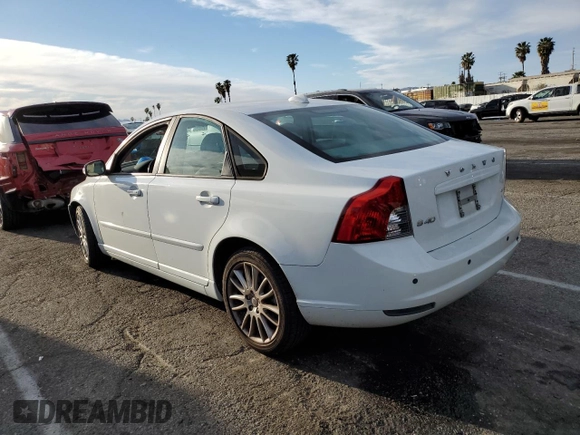 2009 Volvo S40 2.4L with VIN YV1MS390692447380, listed as a Copart auction lot 47226095 with 68,439 mi miles and Salvage Title. Bid and sale history available at carsss.com. Image 2.