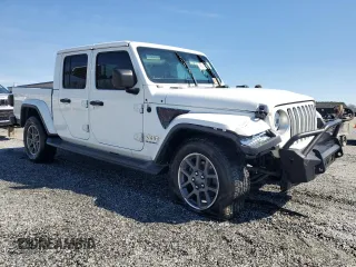 2020 Jeep Gladiator Overland with VIN 1C6HJTFGXLL181768, listed as a Copart auction lot 46243555 with 62,992 mi miles and Salvage title. Bid and sale history available at DreamBid. Image 4.