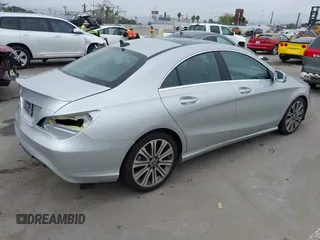 2018 Mercedes-Benz CLA 250 z VIN WDDSJ4EBXJN593951, wystawiony jako IAAI lot #42465181 z przebiegiem 76 114 mil mil oraz . Historia ofert i sprzedaży dostępna na DreamBid. Obrazek 4.