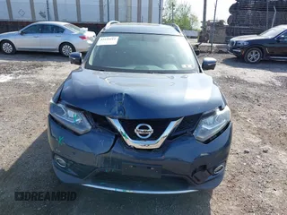 2015 Nissan Rogue SL z VIN 5N1AT2MVXFC797938, wystawiony jako IAAI lot #42129111 z przebiegiem 133 898 mil mil oraz . Historia ofert i sprzedaży dostępna na DreamBid. Obrazek 13.
