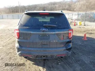 2018 Ford Explorer XLT z VIN 1FM5K8D88JGC03818, wystawiony jako IAAI lot #41449995 z przebiegiem 126 000 mil mil oraz . Historia ofert i sprzedaży dostępna na DreamBid. Obrazek 17.