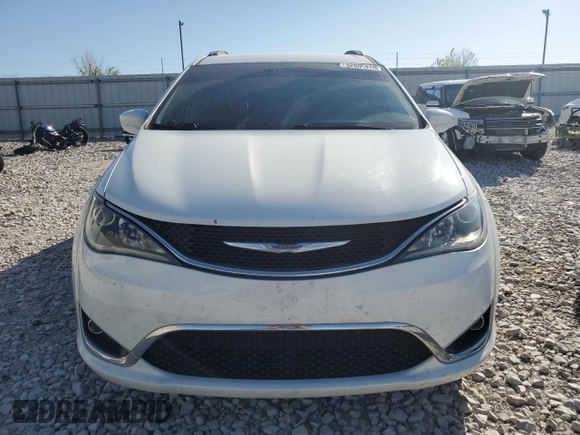 2017 Chrysler Pacifica Touring L with VIN 2C4RC1BG1HR519963, listed as a Copart auction lot 52800915 with 141,225 mi miles and Salvage Title. Bid and sale history available at DreamBid. Image 5.