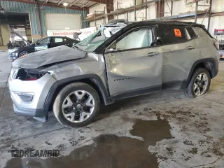 2020 Jeep Compass Limited z VIN 3C4NJDCB5LT137417, wystawiony jako Copart lot #50993185 z przebiegiem Nie podano mil oraz Szkoda całkowita • Salvage title. Historia ofert i sprzedaży dostępna na DreamBid. Obrazek 1.