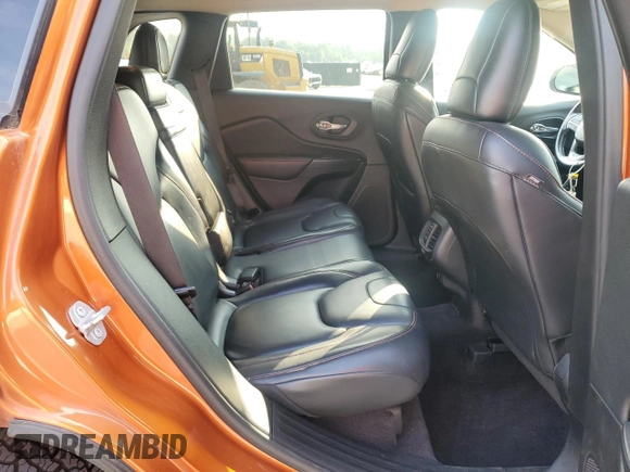 2016 Jeep Cherokee Trailhawk z VIN 1C4PJMBS6GW252974, wystawiony jako Copart lot #63652465 z przebiegiem 160 641 mil mil oraz Szkoda całkowita • Salvage title. Historia ofert i sprzedaży dostępna na DreamBid. Obrazek 11.