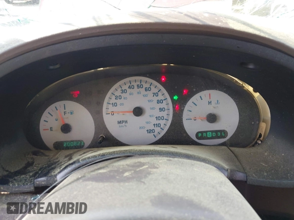 2002 Dodge Caravan SE with VIN 1B8GP25352B679162, listed as a IAAI auction lot 42031385 with 200,823 mi miles and . Bid and sale history available at carsss.com. Image 7.