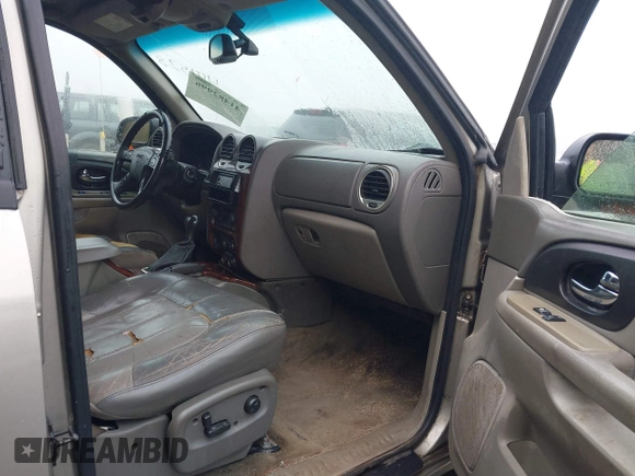 2002 GMC Envoy SLT with VIN 1GKDS13S322491528, listed as a IAAI auction lot 41482996 with 251,182 mi miles. Bid and sale history available at carsss.com. Image 5.