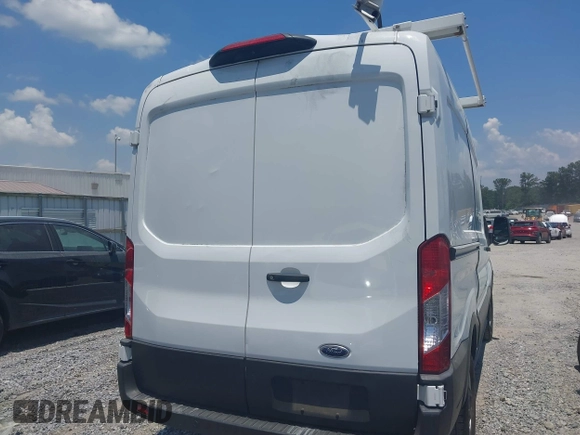 2020 Ford Transit Cargo z VIN 1FTBR1C8XLKB52205, wystawiony jako IAAI lot #42514128 z przebiegiem 103 583 mil mil oraz . Historia ofert i sprzedaży dostępna na DreamBid. Obrazek 16.