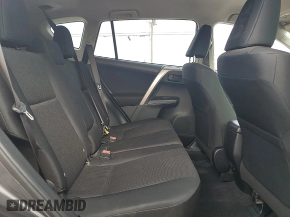 2017 Toyota RAV4 LE z VIN JTMBFREV8HJ702427, wystawiony jako Copart lot #59546985 z przebiegiem 55 362 mil mil oraz Szkoda całkowita • Salvage title. Historia ofert i sprzedaży dostępna na DreamBid. Obrazek 11.