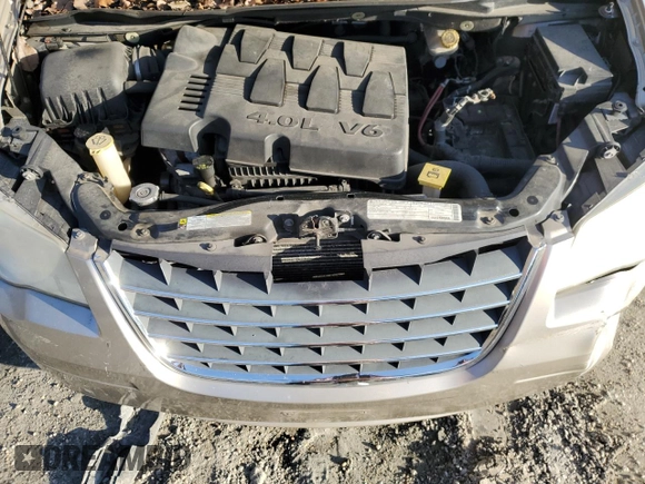 2009 Chrysler Town & Country Touring with VIN 2A8HR54X49R653052, listed as a Copart auction lot 48133155 with 151,527 mi miles and Salvage Title. Bid and sale history available at DreamBid. Image 12.