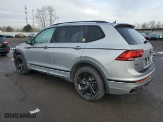 2024 Volkswagen Tiguan SE R-Line Black with VIN 3VV8B7AX4RM058996, listed as a Copart auction lot 45897525 with 9,956 mi miles and Salvage Title. Bid and sale history available at carsss.com. Image 2.