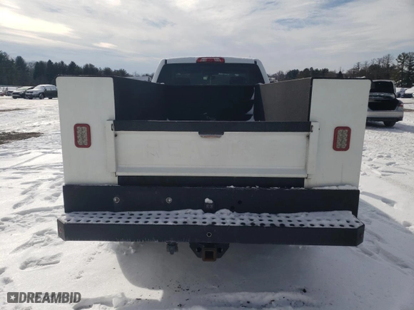 2019 GMC Sierra 2500HD with VIN 2GT22NEG7K1157621, listed as a Copart auction lot 88933825 with 119,841 mi miles and Clean Title. Bid and sale history available at carsss.com. Image 6.
