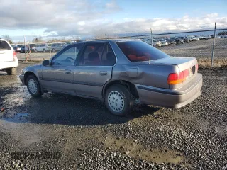 1992 Honda Accord LX with VIN JHMCB7651NC030132, listed as a Copart auction lot 85348914 with 240,380 mi miles and Salvage Title. Bid and sale history available at carsss.com. Image 2.