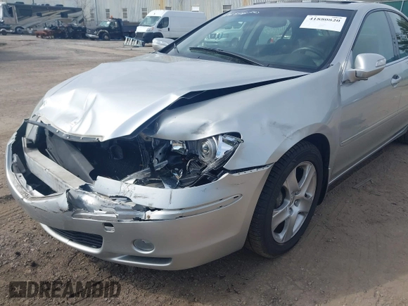 2005 Acura RL with VIN JH4KB16545C019697, listed as a IAAI auction lot 41880820 with Not provided miles and . Bid and sale history available at DreamBid. Image 6.