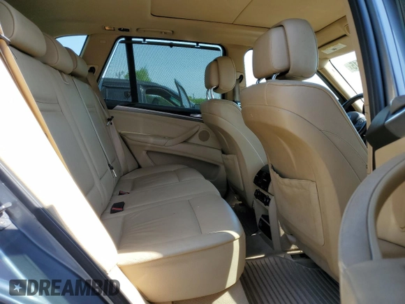 2011 BMW X5 35i z VIN 5UXZV4C55BL413040, wystawiony jako Copart lot #55246415 z przebiegiem 184 352 mil mil oraz Czysty tytuł • Clean title. Historia ofert i sprzedaży dostępna na DreamBid. Obrazek 11.