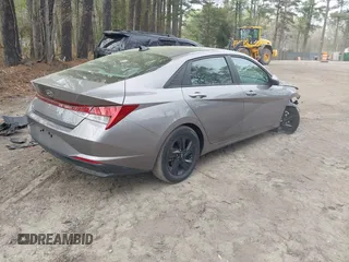 2023 Hyundai Elantra Blue z VIN KMHLM4AJ3PU059056, wystawiony jako IAAI lot #41970899 z przebiegiem 14 803 mil mil oraz . Historia ofert i sprzedaży dostępna na DreamBid. Obrazek 4.