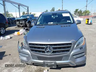 2013 Mercedes-Benz M ML 350 with VIN 4JGDA5HB9DA235137, listed as a IAAI auction lot 42018748 with 140,837 mi miles. Bid and sale history available at carsss.com. Image 12.