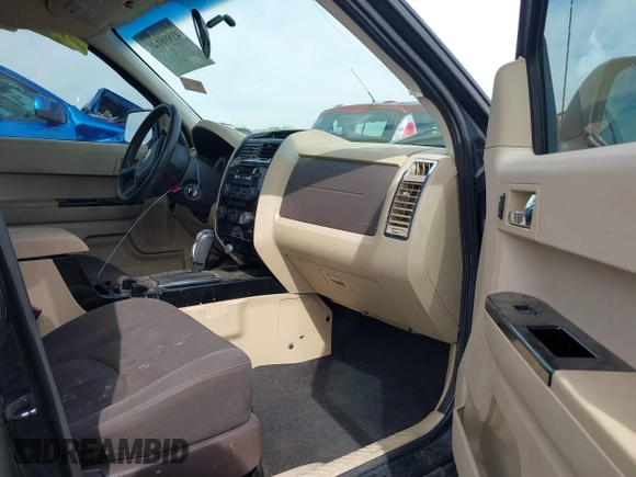 2008 Mazda Tribute ES with VIN 4F2CZ06188KM01024, listed as a IAAI auction lot 41890148 with 122,367 mi miles. Bid and sale history available at carsss.com. Image 5.