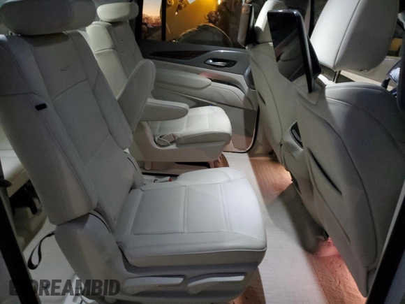 2024 Cadillac Escalade ESV 4WD Premium Luxury Platinum z VIN 1GYS4MKL5RR266838, wystawiony jako Copart lot #41866695 z przebiegiem 7 147 mil mil oraz Szkoda całkowita • Salvage title. Historia ofert i sprzedaży dostępna na DreamBid. Obrazek 11.