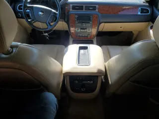 2007 Chevrolet Suburban LT with VIN 1GNFC16007R274939, listed as a Copart auction lot 88942865 with 240,905 mi miles and Salvage Title. Bid and sale history available at carsss.com. Image 8.