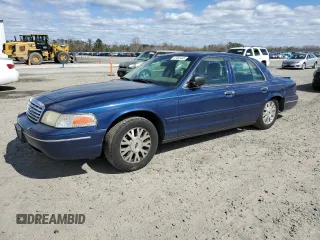 2004 Ford Crown Victoria LX z VIN 2FAFP74W84X152991, wystawiony jako Copart lot #47405435 z przebiegiem 152 069 mil mil oraz Szkody całkowita. Historia ofert i sprzedaży dostępna na DreamBid. Obrazek 1.