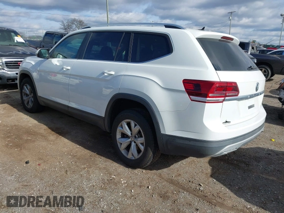 2018 Volkswagen Atlas Launch Edition with VIN 1V2BR2CA5JC513354, listed as a IAAI auction lot 41205605 with 99,793 mi miles and . Bid and sale history available at DreamBid. Image 3.