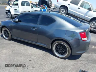 2013 Scion tC z VIN JTKJF5C76D3054537, wystawiony jako IAAI lot #42139016 z przebiegiem 224 566 mil mil oraz . Historia ofert i sprzedaży dostępna na DreamBid. Obrazek 3.
