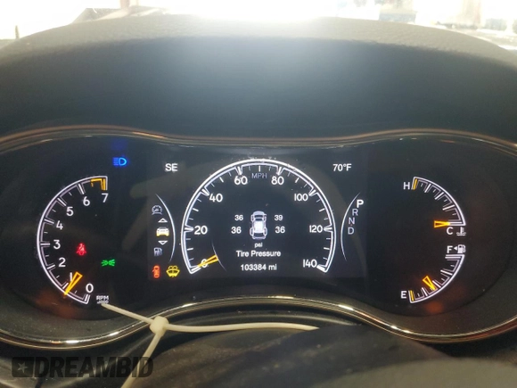 2016 Jeep Grand Cherokee Laredo z VIN 1C4RJFAG1GC472137, wystawiony jako Copart lot #56153775 z przebiegiem 103 384 mil mil oraz Szkoda całkowita • Salvage title. Historia ofert i sprzedaży dostępna na DreamBid. Obrazek 9.