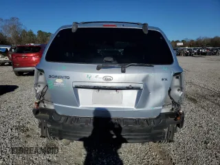 2005 Kia Sorento LX with VIN KNDJD733355371302, listed as a Copart auction lot 86979004 with 140,905 mi miles and Salvage Title. Bid and sale history available at carsss.com. Image 6.
