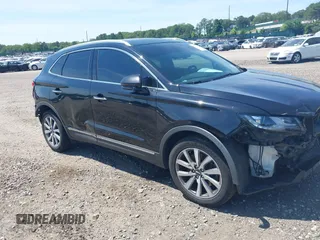 2019 Lincoln MKC Reserve with VIN 5LMTJ3DH1KUL09136, listed as a IAAI auction lot 39771852 with 72,145 mi miles. Bid and sale history available at carsss.com. Image 1.