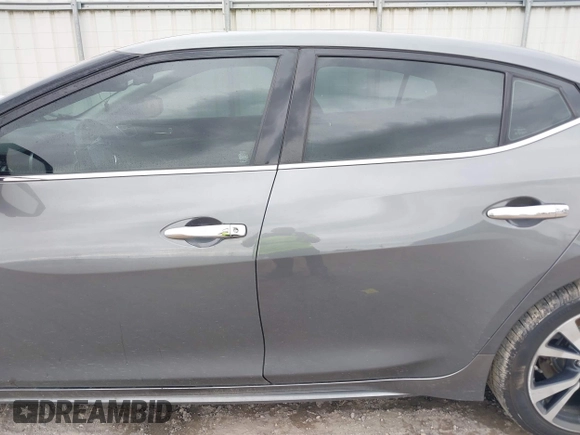2017 Nissan Maxima SV with VIN 1N4AA6AP1HC391417, listed as a IAAI auction lot 41318033 with 102,998 mi miles and . Bid and sale history available at DreamBid. Image 15.