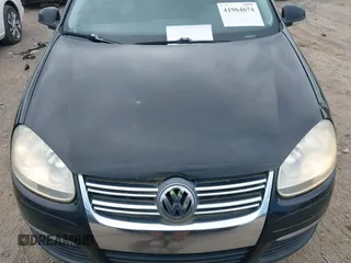 2008 Volkswagen Jetta Sedan SE with VIN 3VWRM71K18M052182, listed as a IAAI auction lot 41964674 with 218,202 mi miles. Bid and sale history available at carsss.com. Image 6.