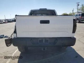 2016 Toyota Tundra SR5 z VIN 5TFDW5F10GX562642, wystawiony jako Copart lot #53810075 z przebiegiem 135 792 mil mil oraz Szkoda całkowita • Salvage title. Historia ofert i sprzedaży dostępna na DreamBid. Obrazek 6.