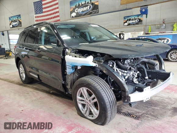 2024 Ford Explorer XLT with VIN 1FMSK8DH9RGA85695, listed as a Copart auction lot 50570395 with 9,557 mi miles and Salvage Title. Bid and sale history available at carsss.com. Image 4.