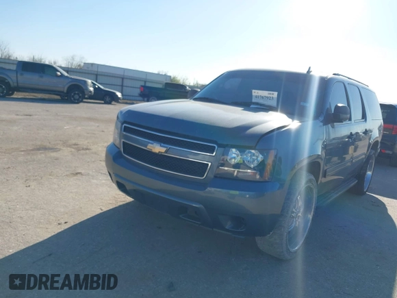 2010 Chevrolet Suburban LS with VIN 1GNUCHE09AR167462, listed as a IAAI auction lot 41767923 with 180,551 mi miles. Bid and sale history available at carsss.com. Image 17.