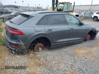 2022 Audi SQ8 Prestige z VIN WA1CWBF11ND017665, wystawiony jako IAAI lot #41430807 z przebiegiem 30 619 mil mil oraz . Historia ofert i sprzedaży dostępna na DreamBid. Obrazek 4.