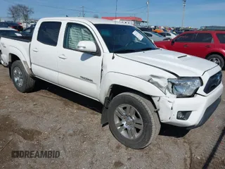 2012 Toyota Tacoma z VIN 5TFLU4EN5CX031057, wystawiony jako IAAI lot #41932114 z przebiegiem 201 463 mil mil oraz . Historia ofert i sprzedaży dostępna na DreamBid. Obrazek 1.