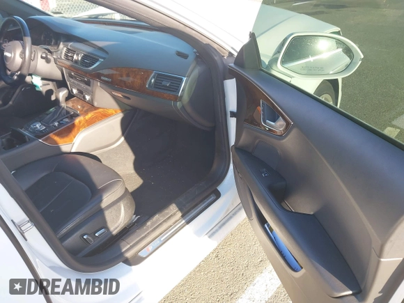 2017 Audi A7 Premium Plus с VIN WAUW2AFC6HN025573, выставлен на аукционе IAAI как лот 41479846 с пробегом 82 573 миль миль и . История ставок и продаж доступна на DreamBid. Изображение 5.