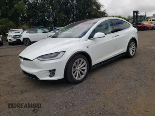 2016 Tesla Model X 70D z VIN 5YJXCAE25GF007270, wystawiony jako Copart lot #58606385 z przebiegiem 42 335 mil mil oraz Tytuł czysty. Historia ofert i sprzedaży dostępna na DreamBid. Obrazek 1.