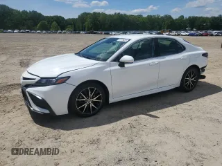 2022 Toyota Camry SE with VIN 4T1G11AK3NU682174, listed as a Copart auction lot 55779425 with 105,630 mi miles and Clean Title. Bid and sale history available at DreamBid. Image 1.