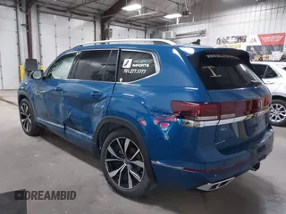 2025 Volkswagen Atlas SEL Premium R-Line z VIN 1V2FR2CA8SC521161, wystawiony jako IAAI lot #42191744 z przebiegiem 8 570 mil mil oraz . Historia ofert i sprzedaży dostępna na DreamBid. Obrazek 3.