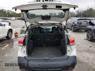 2020 Nissan Kicks S with VIN 3N1CP5BV5LL557639, listed as a Copart auction lot 44612695 with 80,663 mi miles and Salvage Title. Bid and sale history available at carsss.com. Image 6.